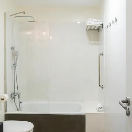 Buendia Nohotel 4* קורלחו